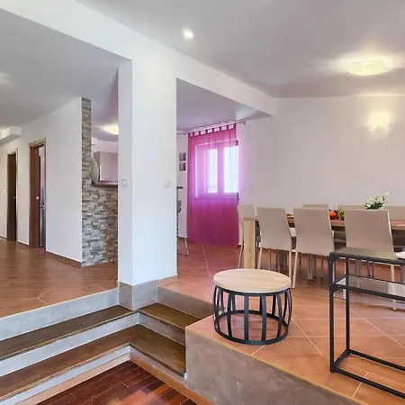 Glory Будинок відпочинку Пула