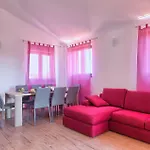 Holiday home Glory *