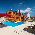 Glory Holiday home
