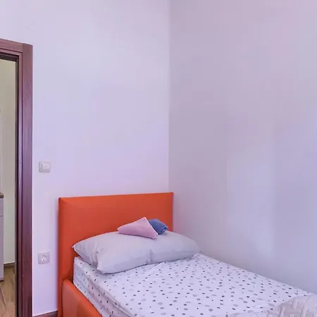 Holiday home Glory *